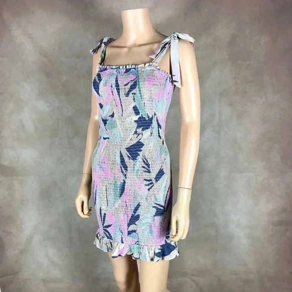SALTWATER LUXE Tropical Floral Smocked Mini Dress MEDIUM - Picture 8 of 11